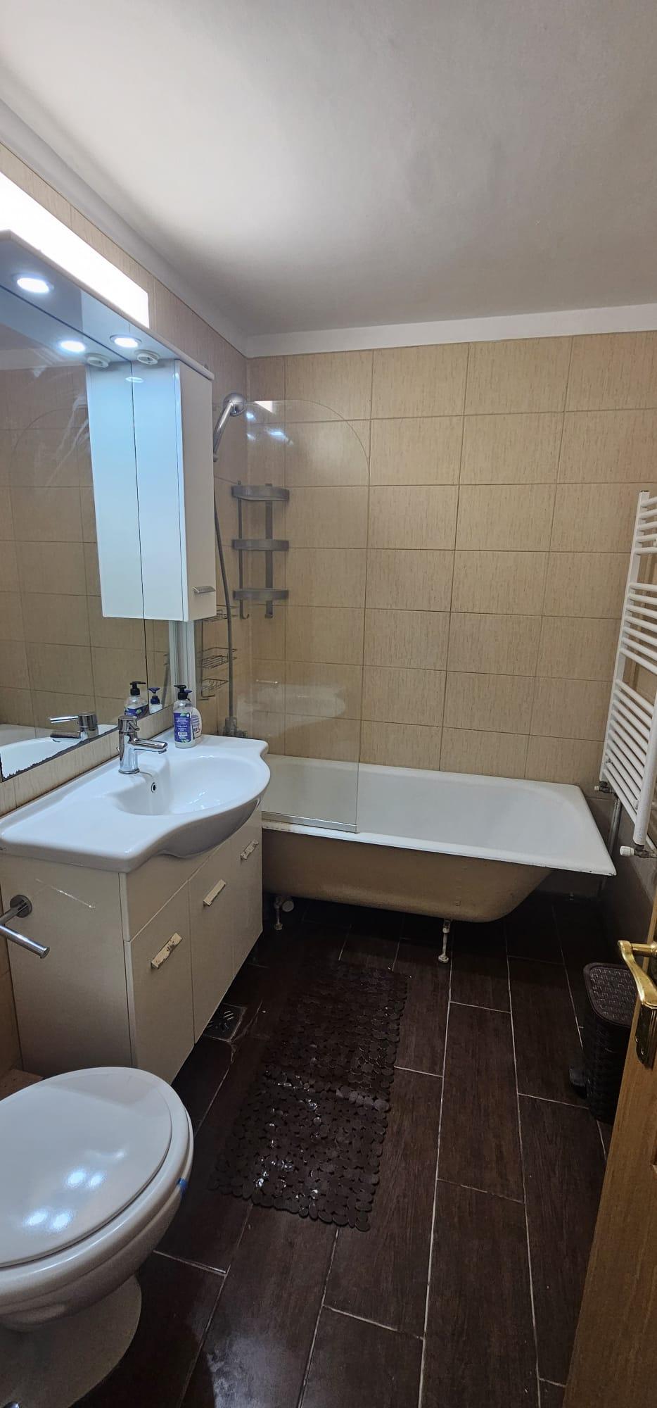 Apartament 3 camere de vânzare în Iaşi, Iaşi — imagine 2